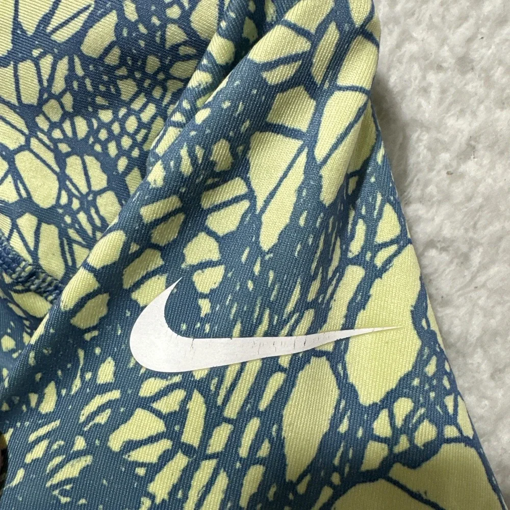 Nike Pro Women's Size M Blue Green 1/2 Zip Long‎ Sleeve Activewear Pullover Logo